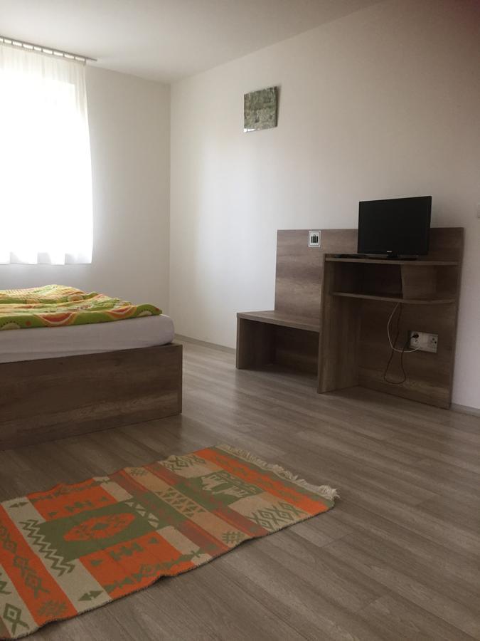 Promenad Apartmany Velky Meder Exterior photo